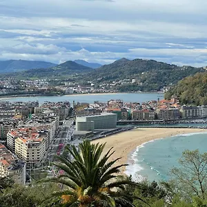 Usandizaga Apartment, Second Line Beach, Free Parking , San Sebastian Spain